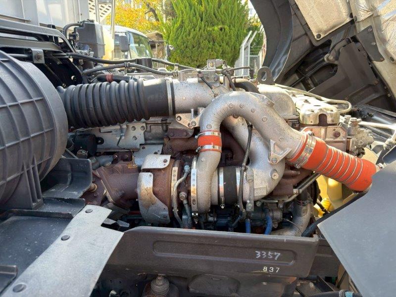 ２５t仕様　３軸高床　アルミブロック平ボデー