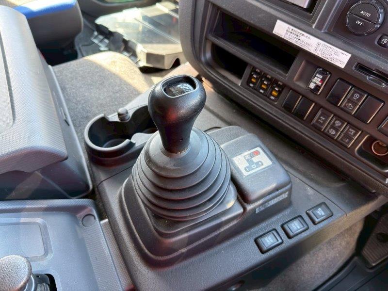 ２５t仕様　３軸高床　アルミブロック平ボデー