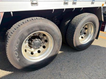 ２５t仕様　３軸高床　アルミブロック平ボデー