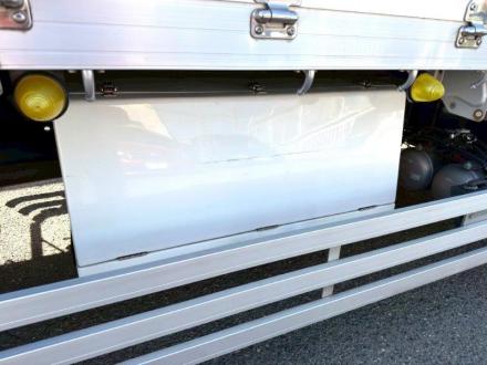 ２５t仕様　３軸高床　アルミブロック平ボデー