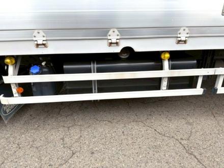 25t仕様　４軸低床　アルミウイング