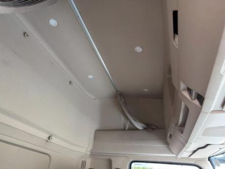 25t仕様　４軸低床　アルミウイング