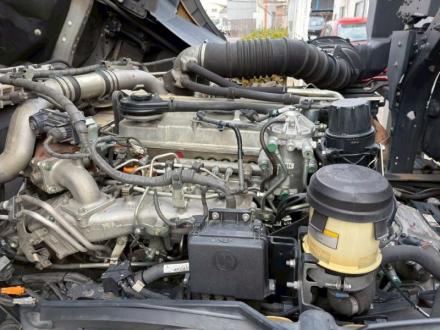 25t仕様　４軸低床　アルミウイング