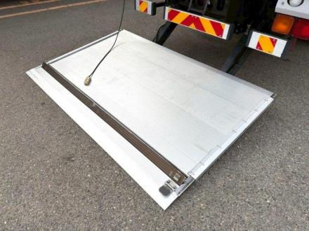 ４t　ワイド　ゲート付アルミバン