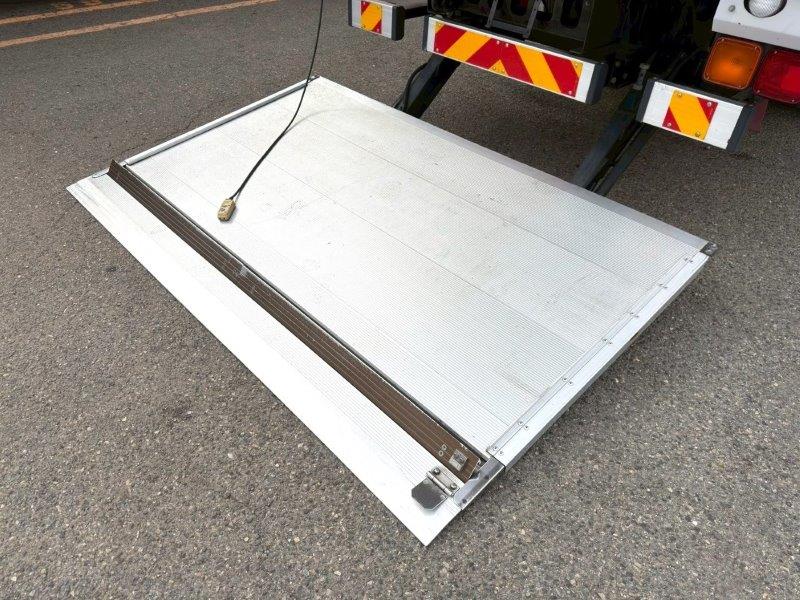 ４t　ワイド　ゲート付アルミバン