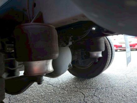 ４t　冷凍バン　格納ゲート付