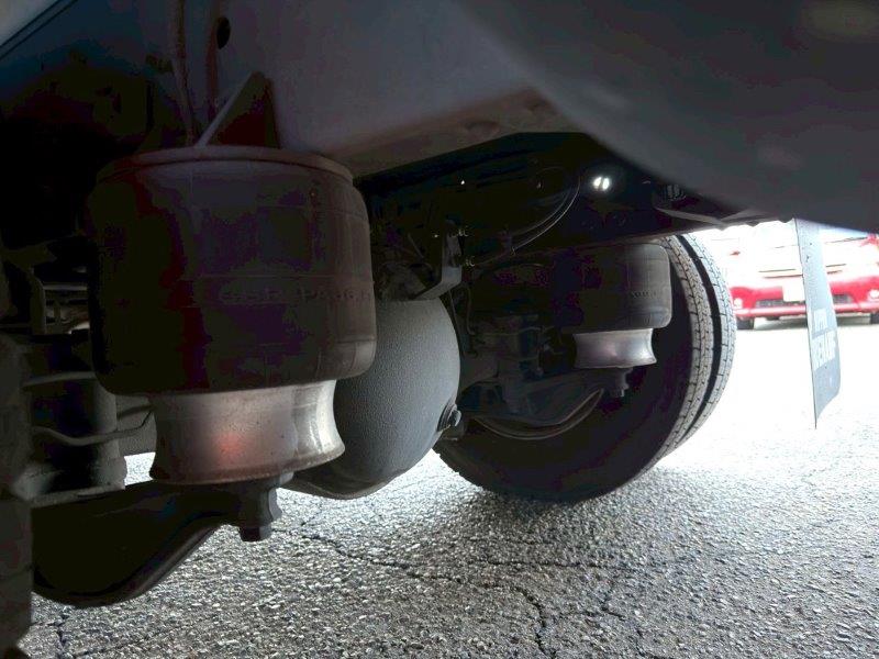 ４t　冷凍バン　格納ゲート付