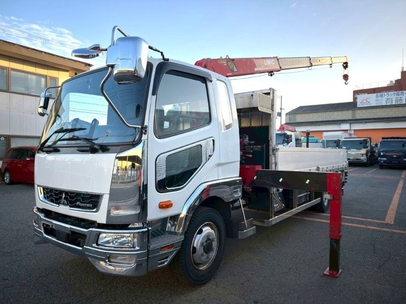 ４t　クレーン付アルミ平ボデー