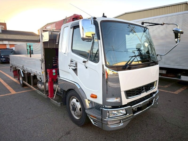 ４t　クレーン付アルミ平ボデー