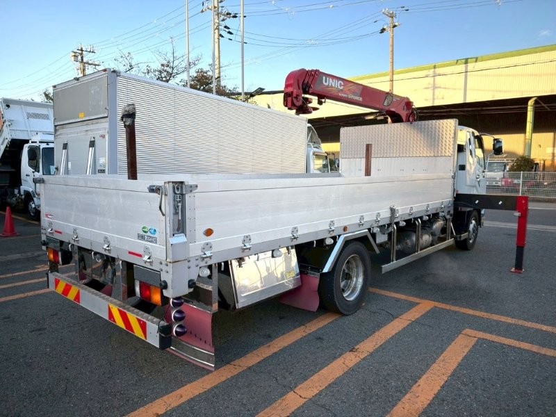 ４t　クレーン付アルミ平ボデー