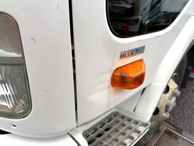 ４t　クレーン付平ボデー　L＝３.6