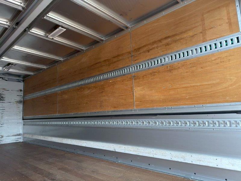 ４t　ワイド　格納ゲート付　アルミウイング