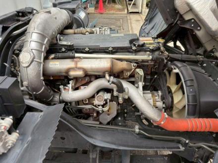 ４t　ワイド　格納ゲート付　アルミウイング