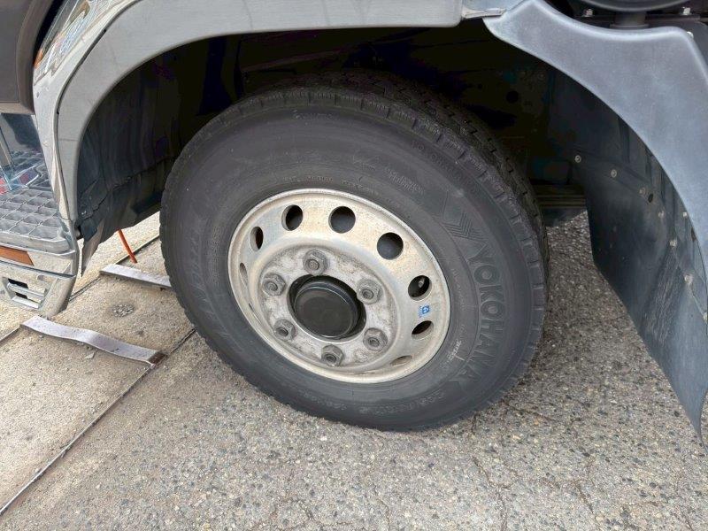 ４t　ワイド　格納ゲート付　アルミウイング