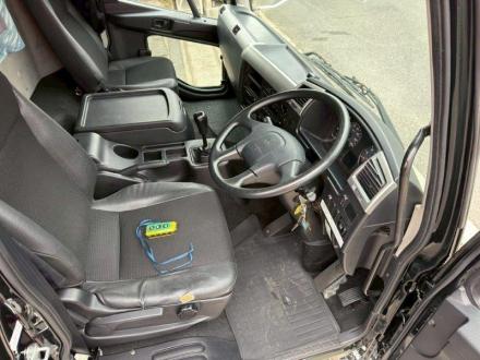 ４t　ワイド　格納ゲート付　アルミウイング