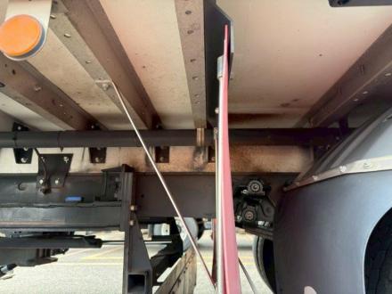 ４t　ワイド　格納ゲート付　アルミウイング