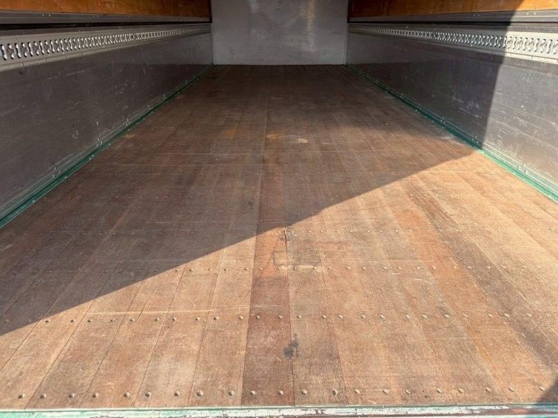 ４ｔ　ワイド　Ｌ＝7.2　アルミウイング