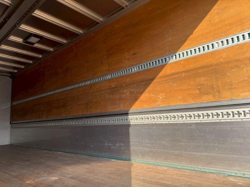 ４ｔ　ワイド　Ｌ＝7.2　アルミウイング