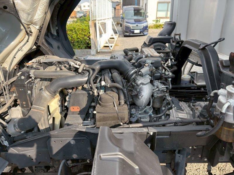 ４ｔ　ワイド　Ｌ＝7.2　アルミウイング