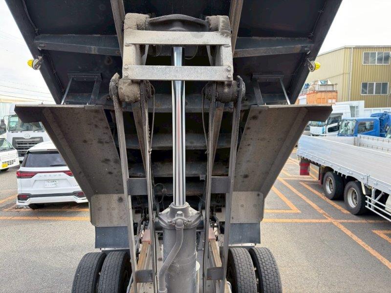 ３軸車　２デフ　深ダンプ　ステンレスボデー