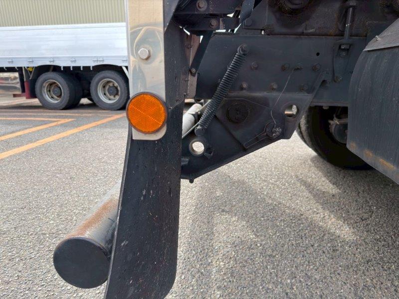 ３軸車　２デフ　深ダンプ　ステンレスボデー