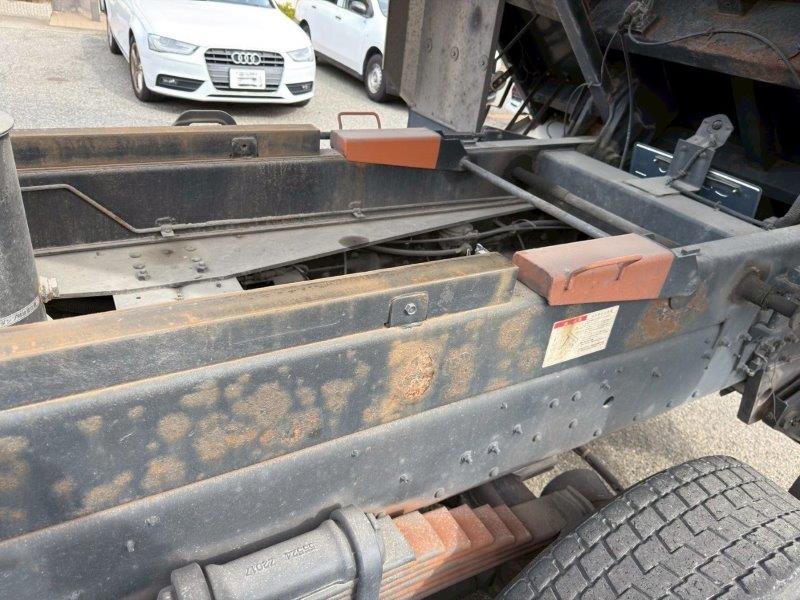 ３軸車　２デフ　深ダンプ　ステンレスボデー