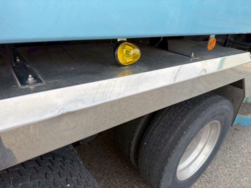 ３軸車　２デフ　深ダンプ　ステンレスボデー