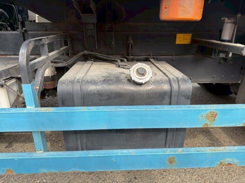 ３軸車　２デフ　深ダンプ　ステンレスボデー