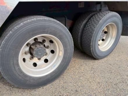 ３軸車　２デフ　深ダンプ　ステンレスボデー