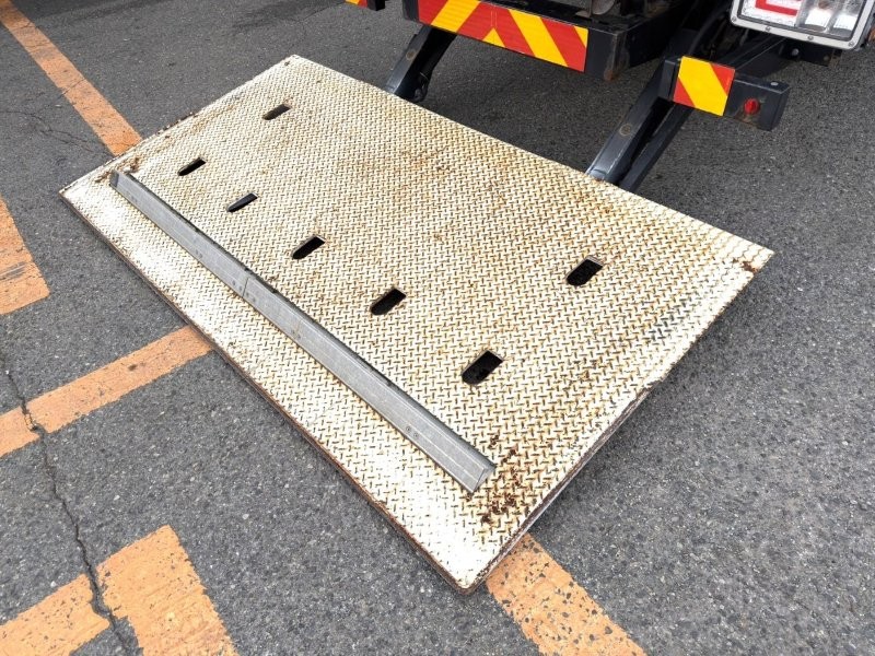 ４t　ワイド　L＝7.2　平ボデー