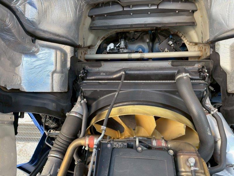 25t仕様　2デフ　スクラップ積み平ボデー