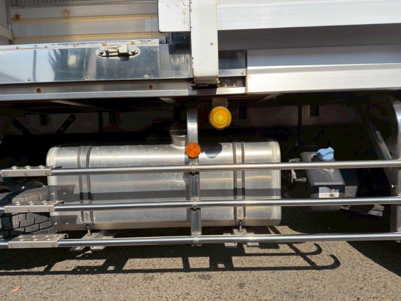 増トン　ワイド　格納ゲート付　冷凍バン