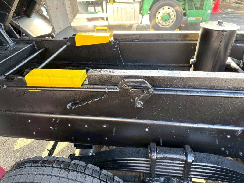 ３軸車　２デフ　ステンレスボデー　深ダンプ