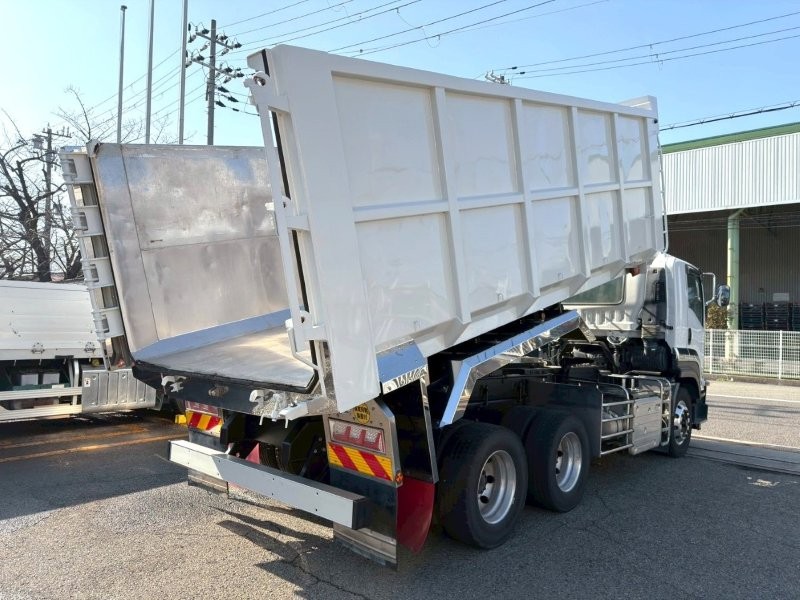 ３軸車　２デフ　ステンレスボデー　深ダンプ