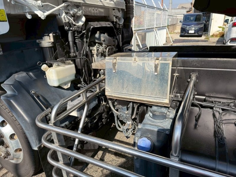 ３軸車　２デフ　ステンレスボデー　深ダンプ