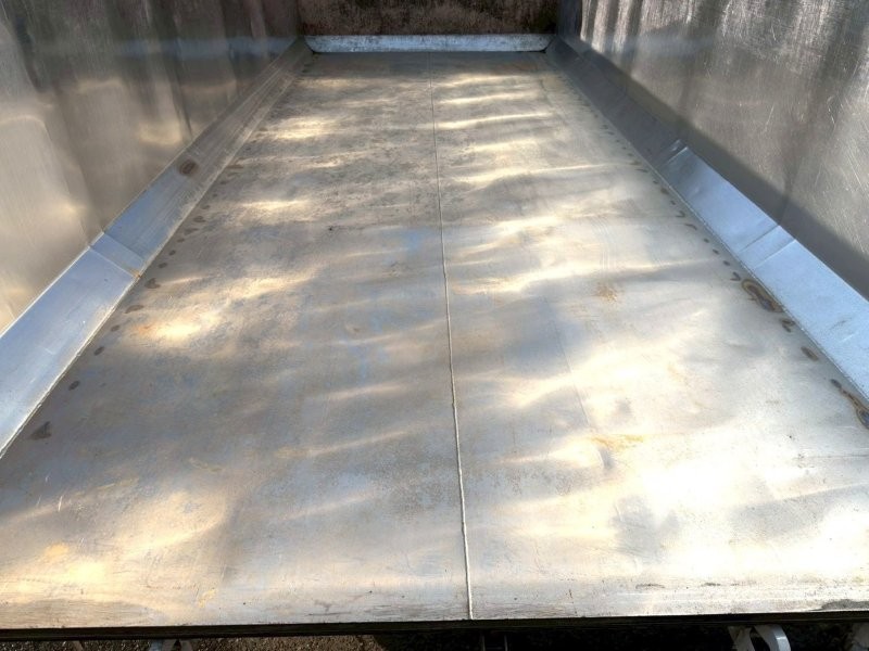 ３軸車　２デフ　ステンレスボデー　深ダンプ