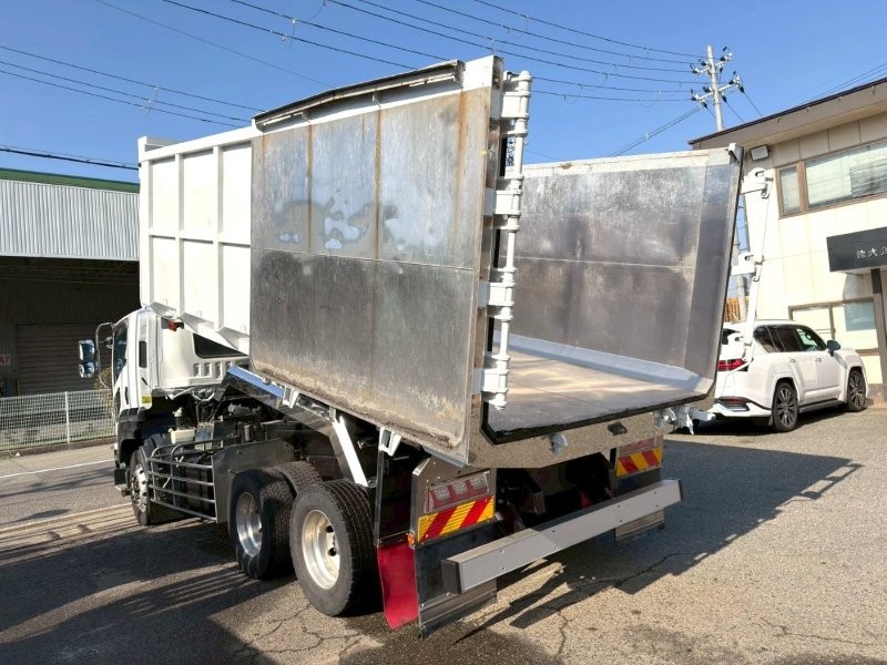 ３軸車　２デフ　ステンレスボデー　深ダンプ