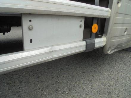 25t仕様　４軸低床　アルミブロック平ボデー