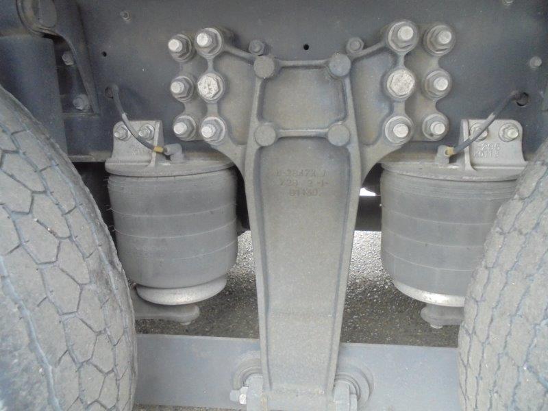 25t仕様　４軸低床　アルミブロック平ボデー