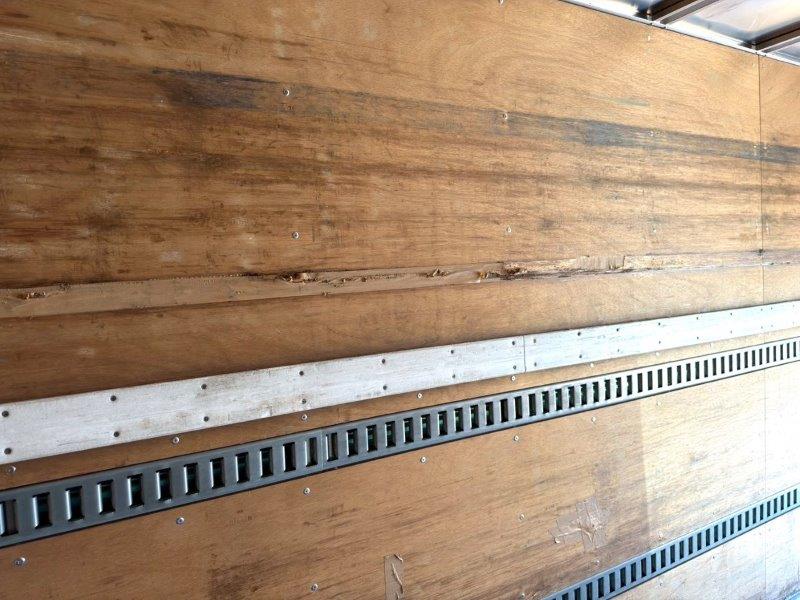 4t　ワイド　ゲート付アルミバン