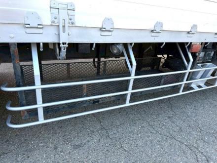 25t仕様　３軸高床　２デフ　クレーン付平ボデー