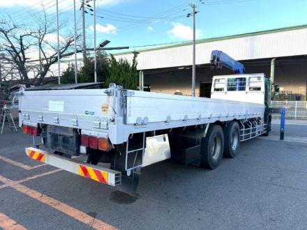 25t仕様　３軸高床　２デフ　クレーン付平ボデー