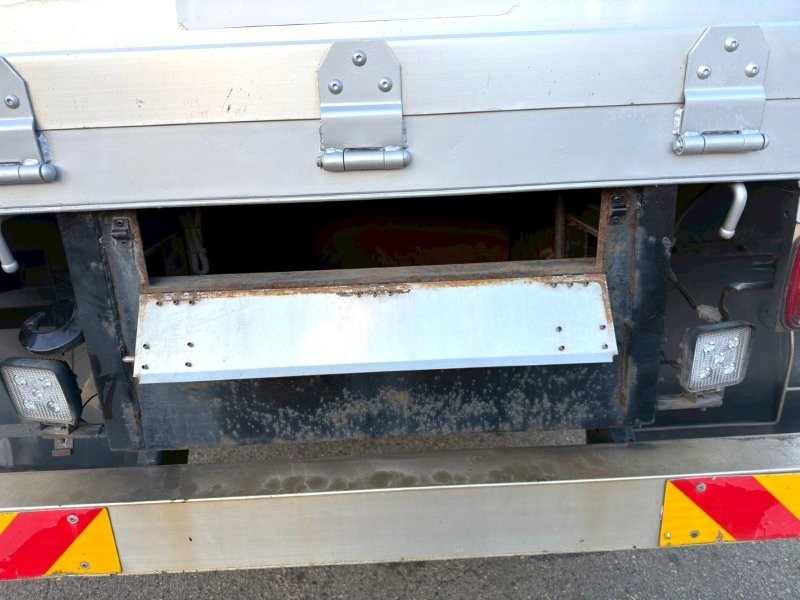 25t仕様　３軸高床　２デフ　クレーン付平ボデー