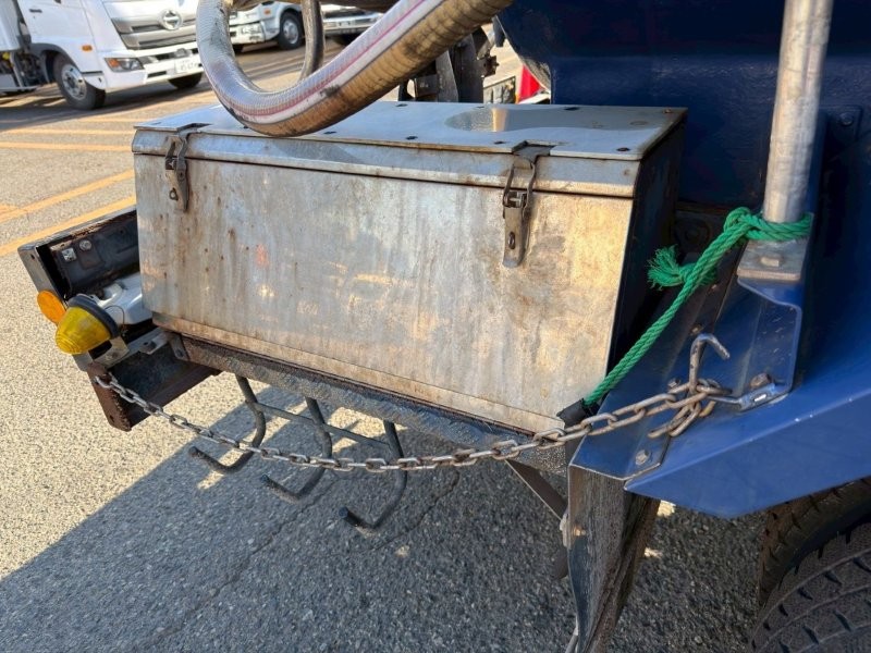 デュトロ　タンク車　ＦＲＰタンク