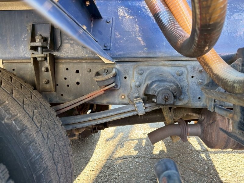 デュトロ　タンク車　ＦＲＰタンク