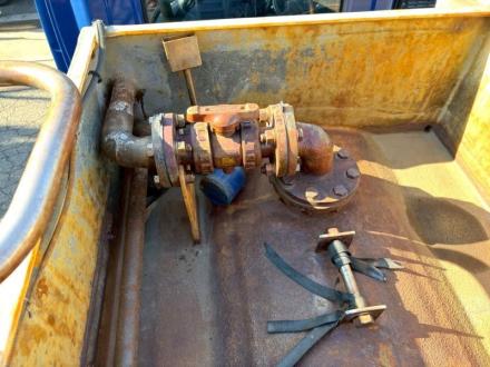 デュトロ　タンク車　ＦＲＰタンク