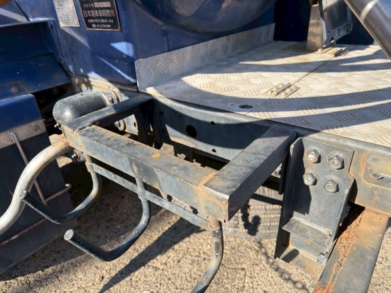 デュトロ　タンク車　ＦＲＰタンク