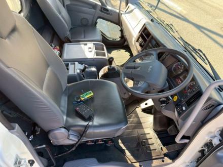 増々トン　ワイド　格納ゲート付冷凍バン