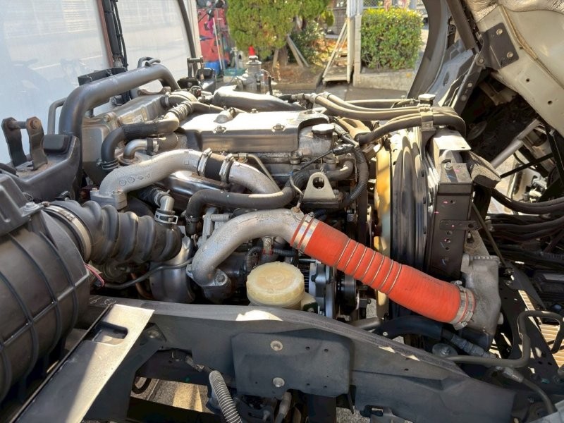 増々トン　ワイド　格納ゲート付冷凍バン