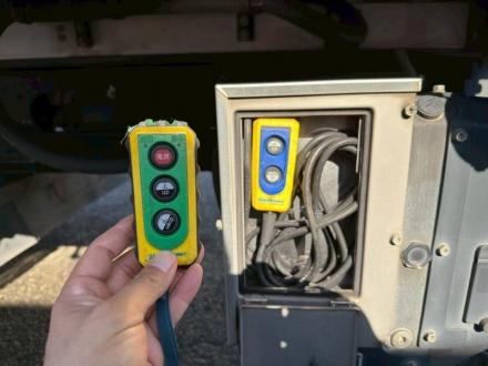 増々トン　ワイド　格納ゲート付冷凍バン